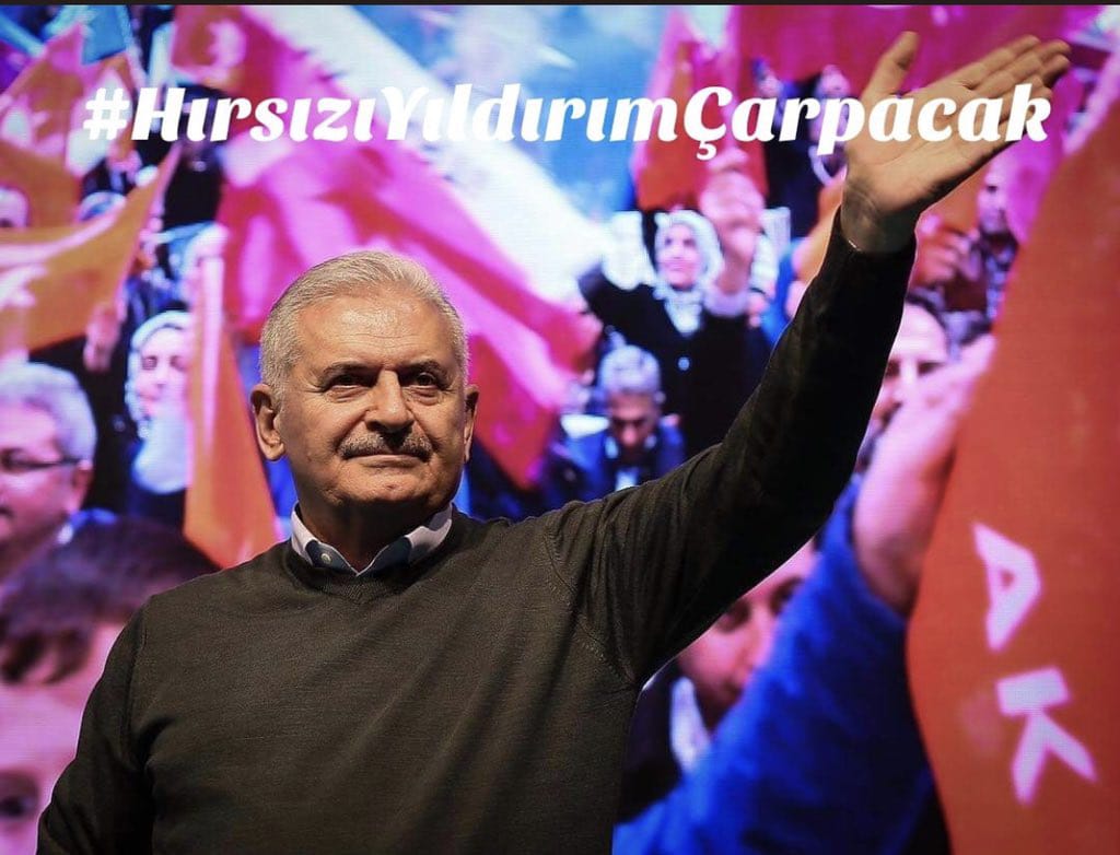 Sabiha071's tweet photo. #ReistenÇağrı 
Bu seçim sağ,sol seçimi değil!
Bu seçim haç ile Hilalin seçimidir.Halen anlayamayanlar varmı? https://t.co/mVwgbB4wn6