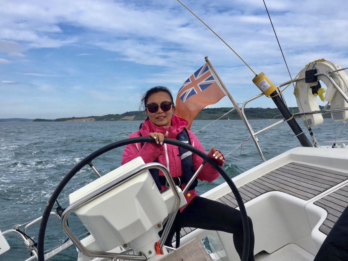 joolie55's tweet photo. Guess who won the race today 😎☀️⛵️⛵️⛵️ #sailing #yacht #longweekend #funinthesun #carter40 #tanning #makingnewfriends #lymington #cowes #uksailing #bringit #lifeistough #yachtlife https://t.co/WZ1YmDM7nh