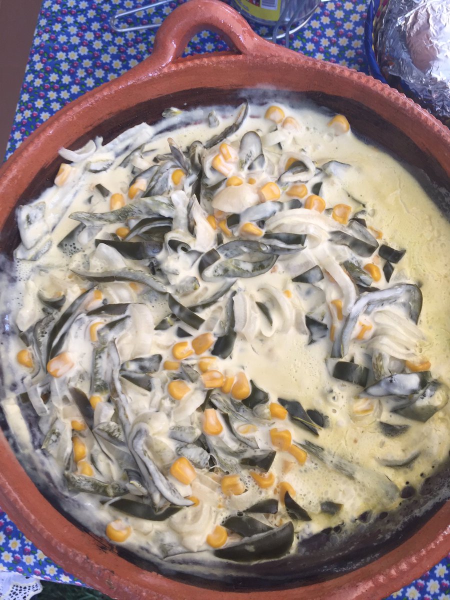 LKazuelas's tweet photo. #LasKazuelas rajas con crema https://t.co/t57imsuOMM