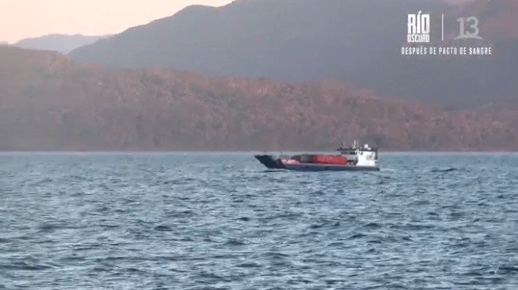 FundacionMERI's tweet photo. Lamentablemente el avistamiento duró pocos instantes debido a las embarcaciones que producen fuertes ruidos submarinos, las ballenas se desorientan y comienzan a huir. En Fundación Meri constantemente trabajamos en nuevas estrategias para regular el tráfico marítimo. https://t.co/kYRw2KTJEe