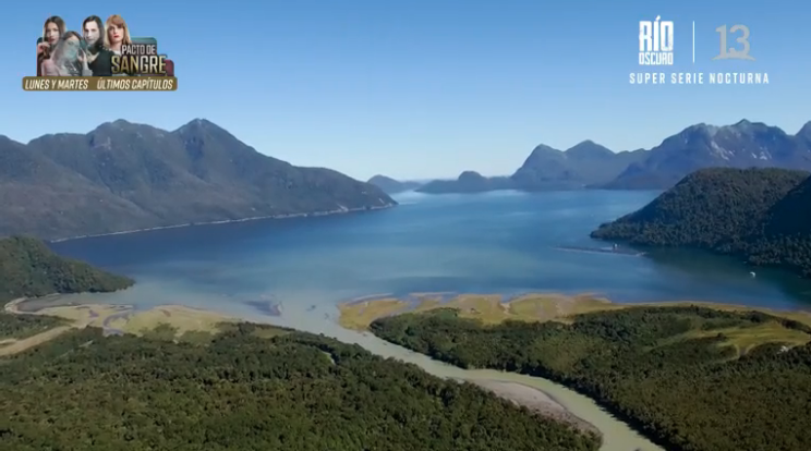 FundacionMERI's tweet photo. En la #ReservaElementalMelimoyu Nos preocupamos de rescatar el patrimonio natural que nos entrega el mar, el agua y la tierra, y gracias a ello y a la ciencia, poder conservarlo de manera efectiva. Sigue la #ExpedicionBallena2019 en vivo por @Canal13 https://t.co/2BRf1ijOtY https://t.co/M5xS3TWf55