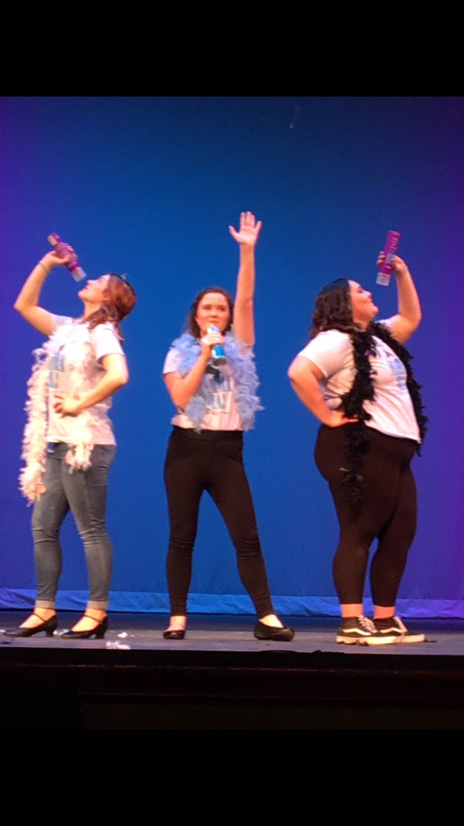 LivStom's tweet photo. Dress rehearsal for the Isaacs https://t.co/cjjy3UmSBn