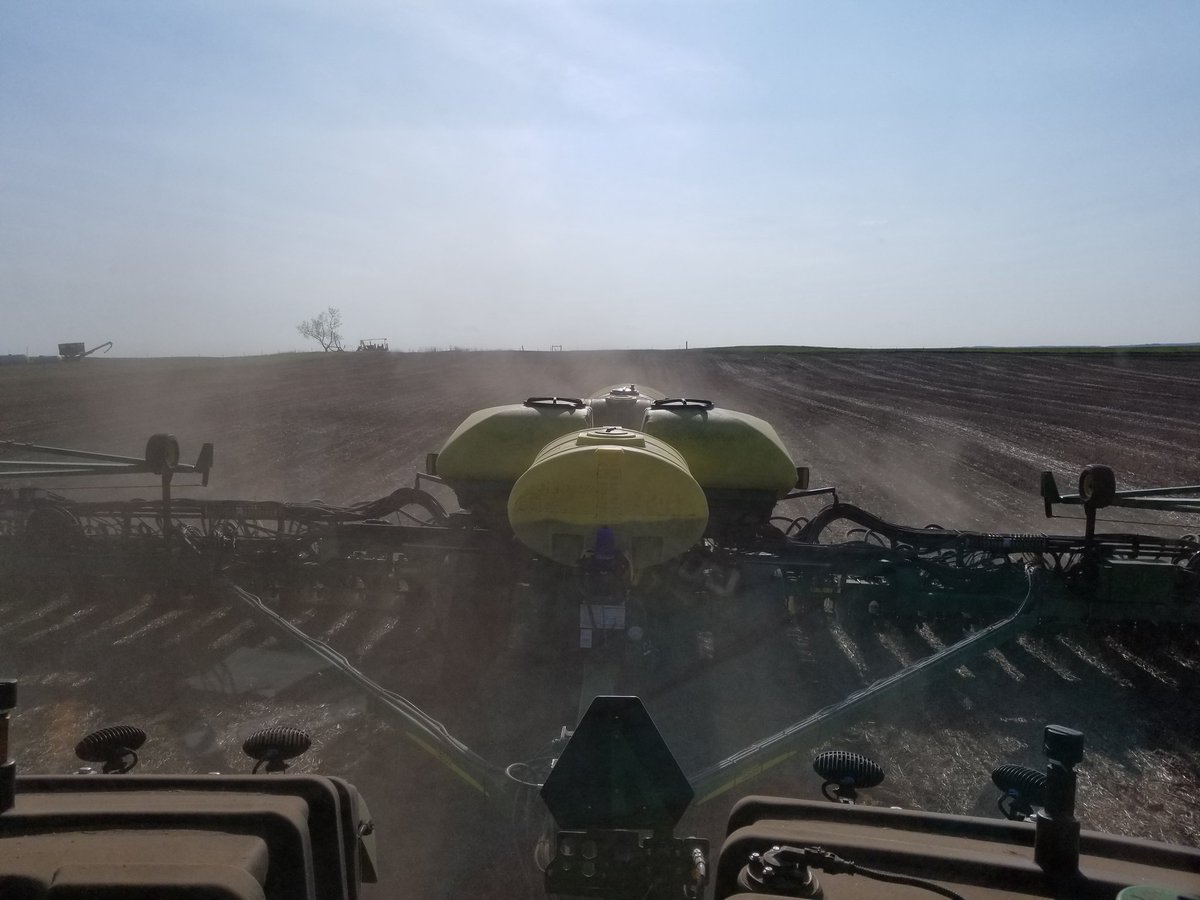 j_pur12's tweet photo. It's fitting for #Plant19 that on the final plant day for corn, we have our first clear sky, no wind, 70 degree day of the entire spring! If the saying "Plant in the dust the bins will bust, plant in the mud the crop is a dud." holds true, this field will be my only bin buster! https://t.co/zNisk6fRU1