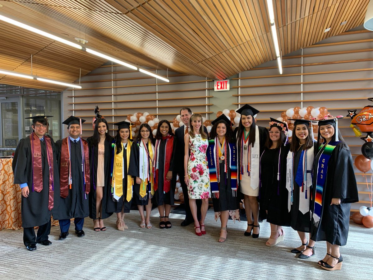DellScholars's tweet image. Excited for our @UTAustin Scholars to watch @MichaelDell give the #UTGrad19 commencement speech later tonight! 🤘🎓  

Here they are celebrating together before the big event: