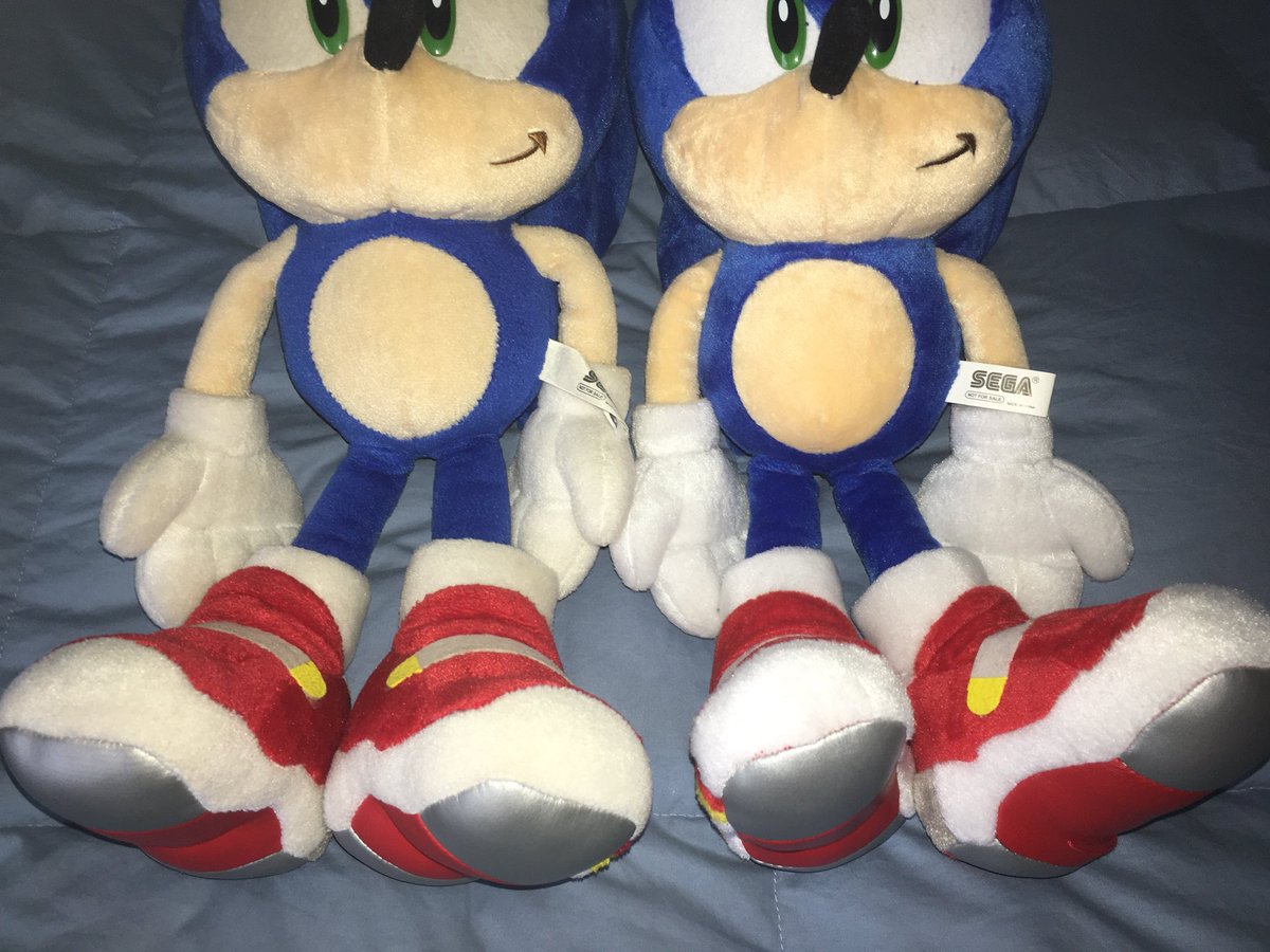 early 2000s Sonic beanie hat 