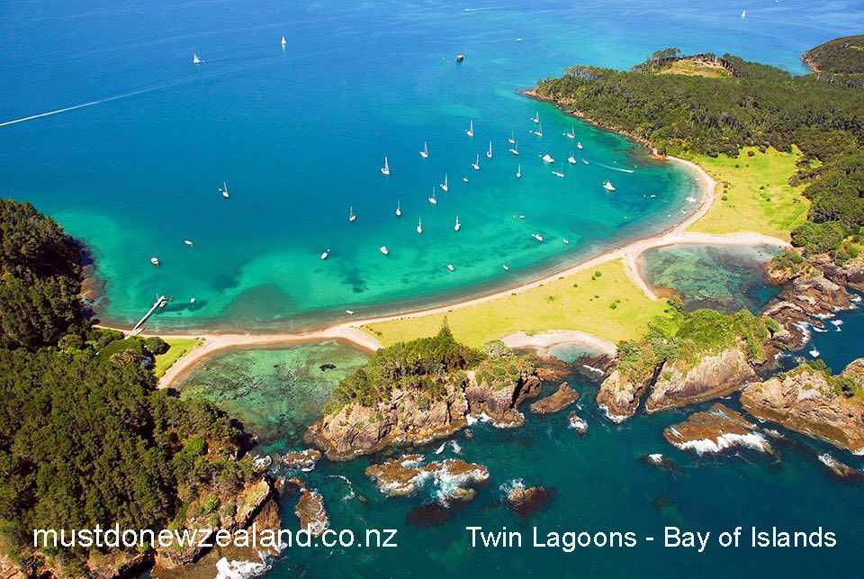 Bay of Islands - Twin Lagoons (Roberton Island) is a popular destination for boat cruises &amp; sailing trips in the Bay of Islands:
#nzmustdo #purenewzealand
mustdonewzealand.co.nz
