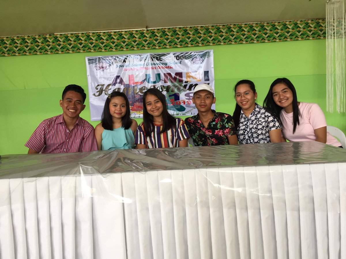 NoelRainhardt's tweet photo. It's crazy how fast time flies and how things changed. #Batch2k13 https://t.co/I0m78TvFlI