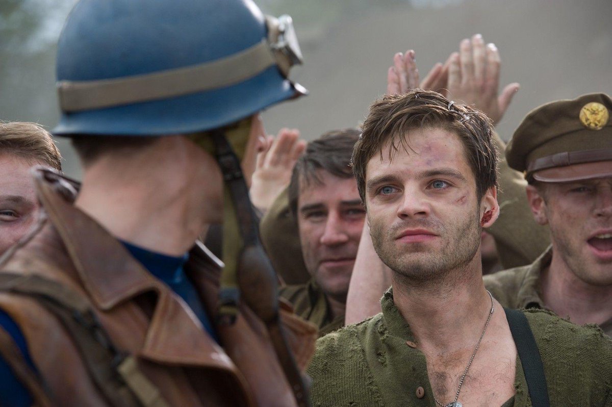 zornitsaxx's tweet photo. คำตอบของ Sebastian Stan พูดถึงเหตุผลที่ Steve ไม่ให้โล่กับ Bucky ว่ากลาย ๆ ก็เหมือนการปล่อยให้ตัวเองได้เป็นอิสระจากภาระหน้าที่ของ Captain America เพราะตัวของสตีฟและบัคกี้เองก็เป็นตัวละครที่เซ็ตมาให้เป็นคนที่ต้องทำเพื่อคนอื่นตั้งแต่ต้นซึ่งเป็นเหตุผลที่นักแสงตอบได้ดีกว่าผกก.อีกนะคะ https://t.co/uJHJWIPAKM