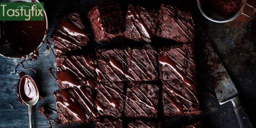 Tastyfix's tweet photo. Dark hot chocolate pours a thin trickle down onto the fragments of chocolate The BEST Chocolate Cake, perfect cake for chocolate lovers! Soft, tasty and very creamy#tasty #tastyfix # #dessert #food #foodporn #foodlove #foodie #cooking #recipe #eating #chococips #delicious😋❤️ https://t.co/ddXPflgF7w