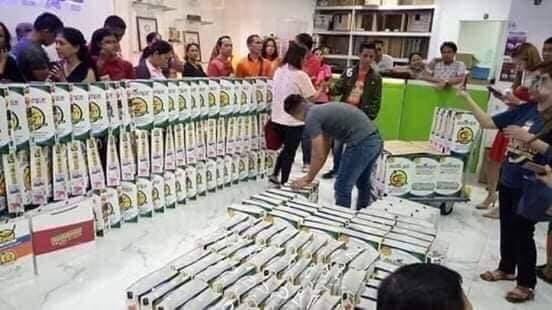 missmargie123's tweet photo. Poweerrr..... We made HISTORY!!! In Alliance in motion global.Philippines 🎉🎉🎉🎉🎉
Online Business Update.

140 Global Packages shopping and pick up at head office Aim Global 
1.6 Million worth of Investment!
#doMax https://t.co/TThDeQACC0