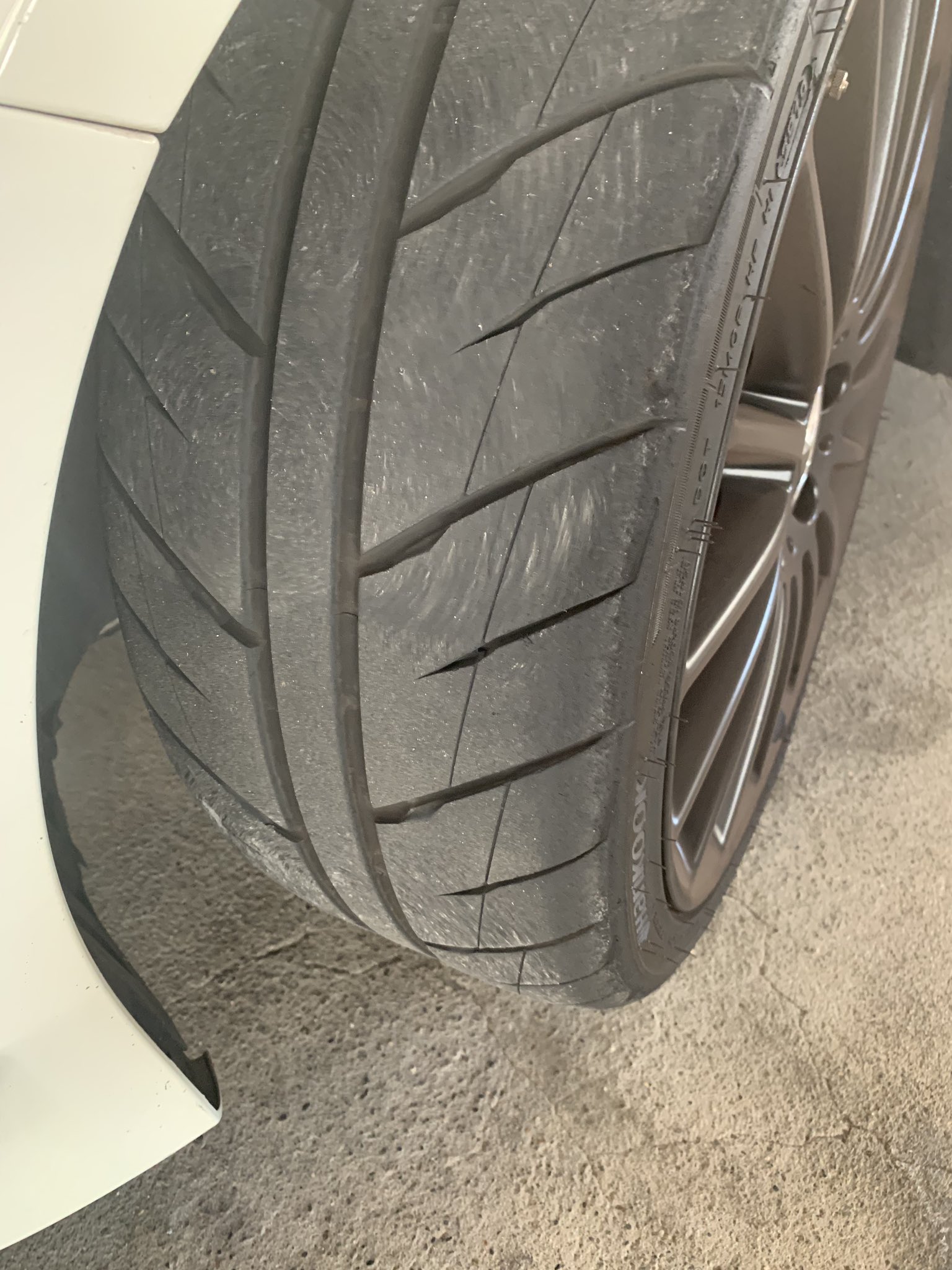 Masaki K Hankook Ventus Rs4 サーキット本気組じゃない全てのスポーツカー乗りに声を大にしてオススメしたい 納車から7000キロ Tc1000 Tc00も走ってグリップに不満もなく減らない ノーマルタイヤは2万2千キロでワイヤー出てたのに お値段も19インチ