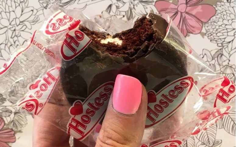 contrapuntovzla's tweet photo. #MundoCTP|| #shellonchallenge: comer lo que sea en su envoltorio https://t.co/8ObyGpplwz https://t.co/YYNom5xWPo