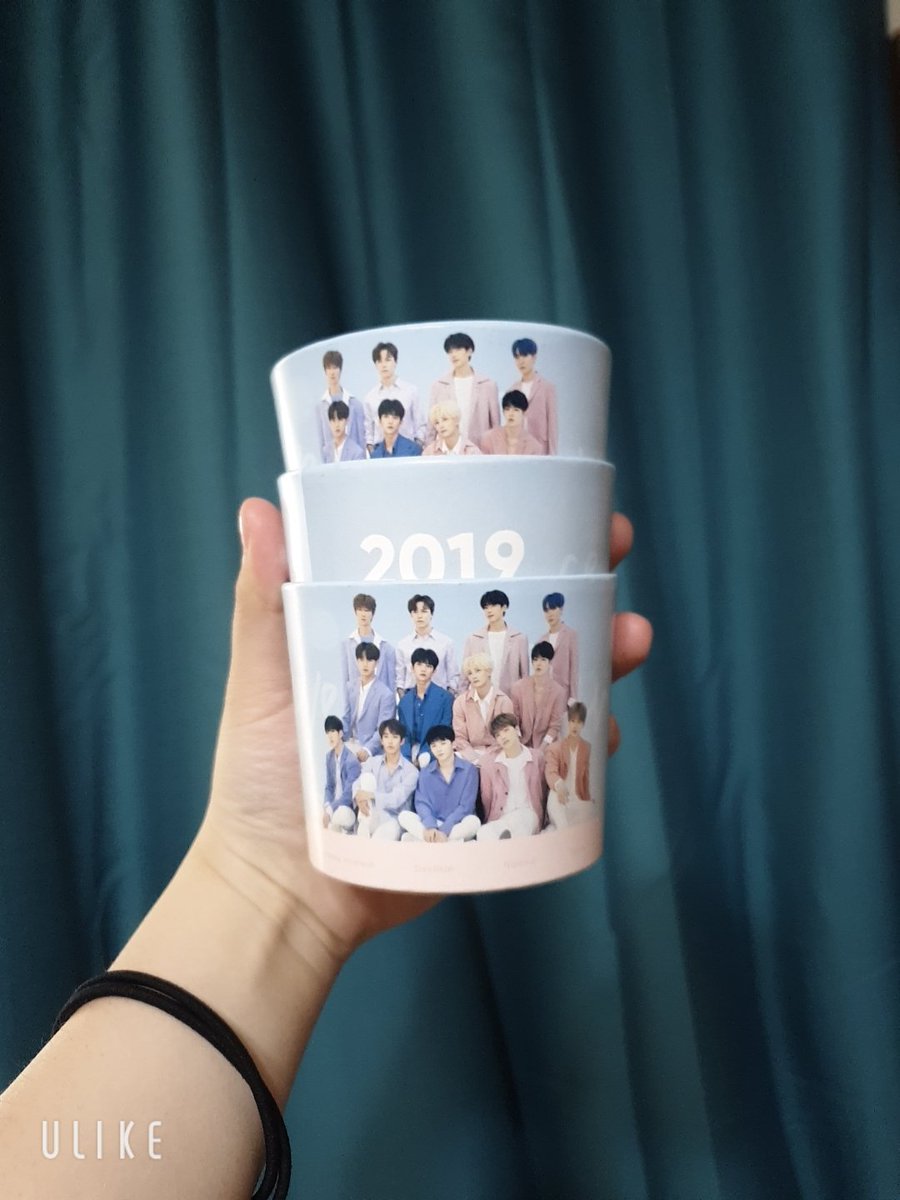 wooZ1_hoon's tweet photo. @2019_SVT_UNION 
덕분에 아마스빈 처음 가봤는데 인생음료 찾았네요ㅜ 진짜 세븐틴도 축하해주고 인생 음료도 찾고 예쁜 컵홀더 해주셔서 감사합니다앙!! https://t.co/iU2I59ie0r