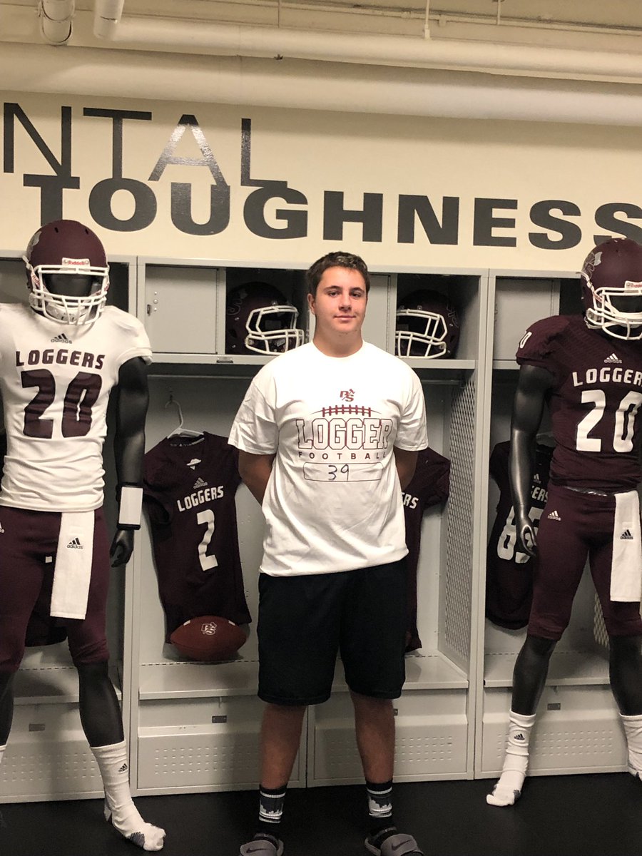 ZacharyMayes2's tweet photo. Thanks for a great day of Football with The Puget Sound Loggers!  @PSLoggers @jeffthomas4 https://t.co/hhrCkjWIow