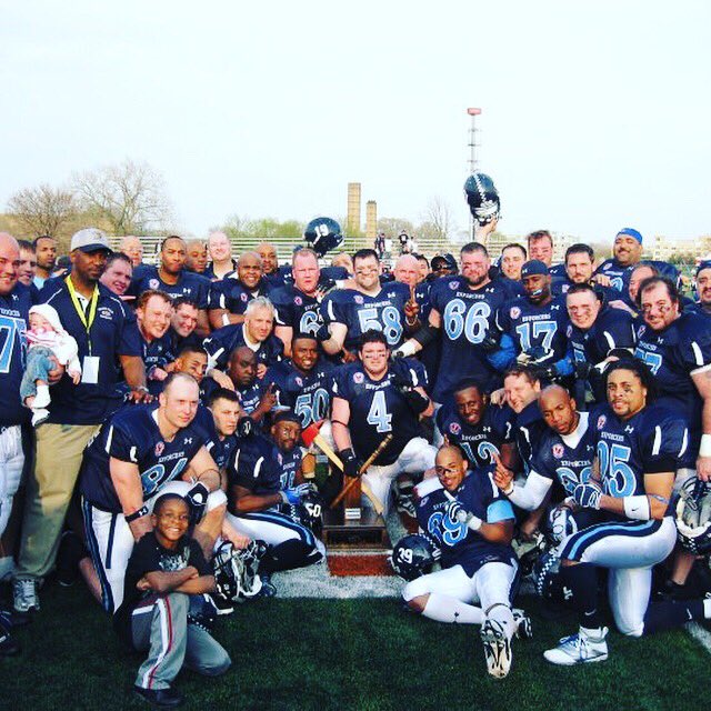 CPDEnforcers's tweet photo. Memorial Day weekend history lesson: April 10th, 2010. The #CPDEnforcers def the #cfdblaze to win the 1st First Responders Game. The game was played at @BrotherRice on a wonderful day in front of an estimated 6000 fans. https://t.co/AZFE2e76Gr