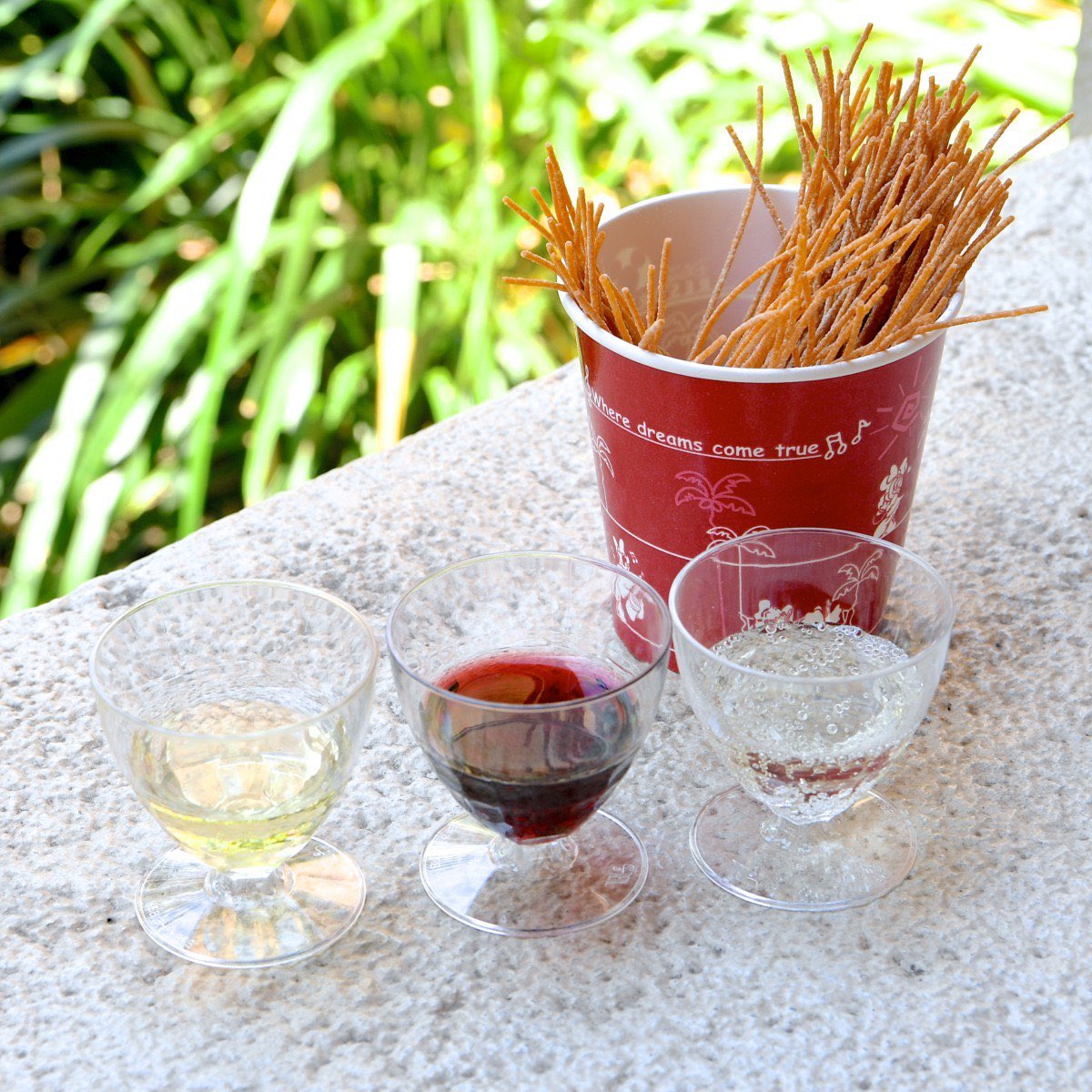 Mezzomikiのディズニーブログ 3日間限定おしゃれにワインを飲み比べ 東京ディズニーシー ワイン テイスティング セットを紹介 詳しくは T Co Vvso5oby9d