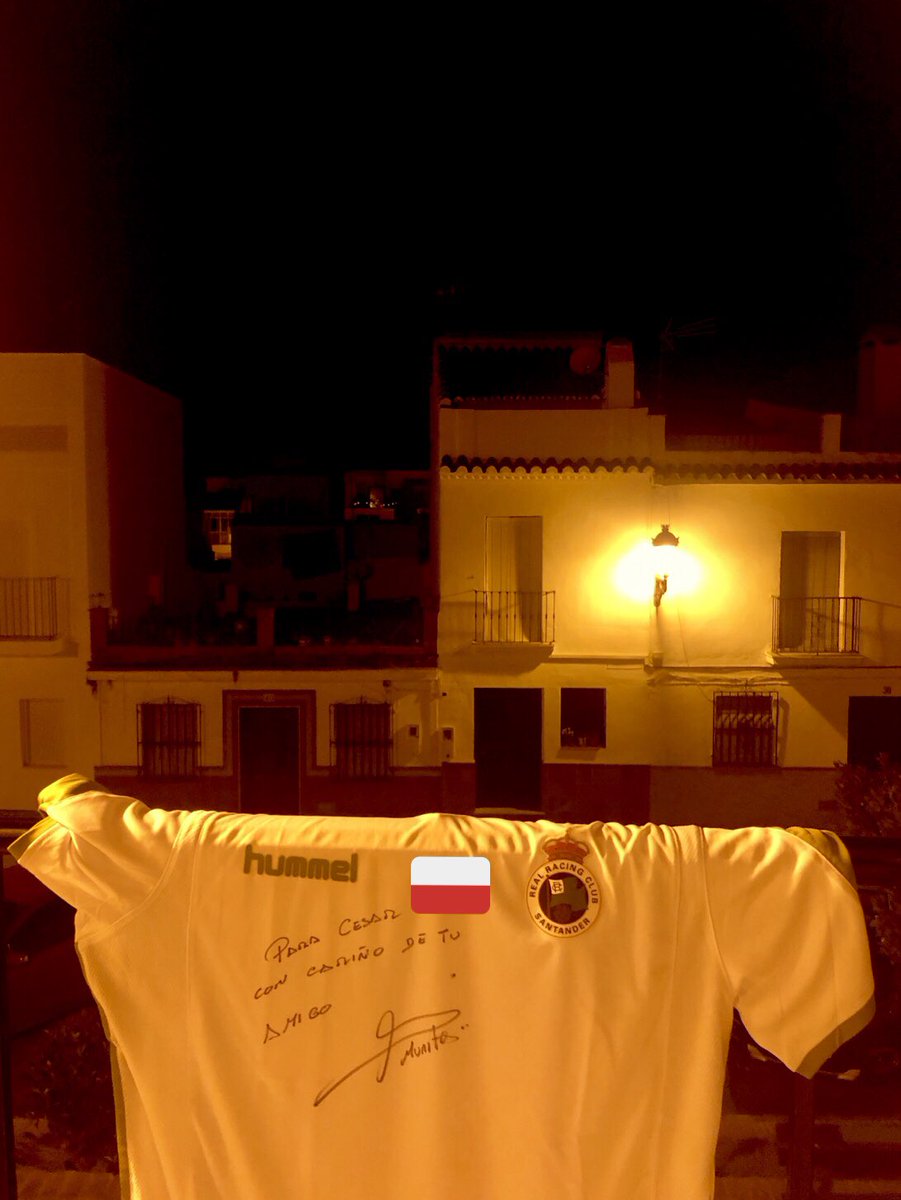 Cesar96Racing's tweet photo. La tengo guardada en una vitrina desde que me la regalaron, no pensaba sacarla nunca, pero la ocasión lo merece!!!
Ha salido por primera vez para acompañarme a Málaga y ser mi uniforme mañana todo el día!
#EsteAñoSí 💚
#180Minutos 💚💚
#VamosRacing 💚💚💚 https://t.co/pcH2X0XsE6