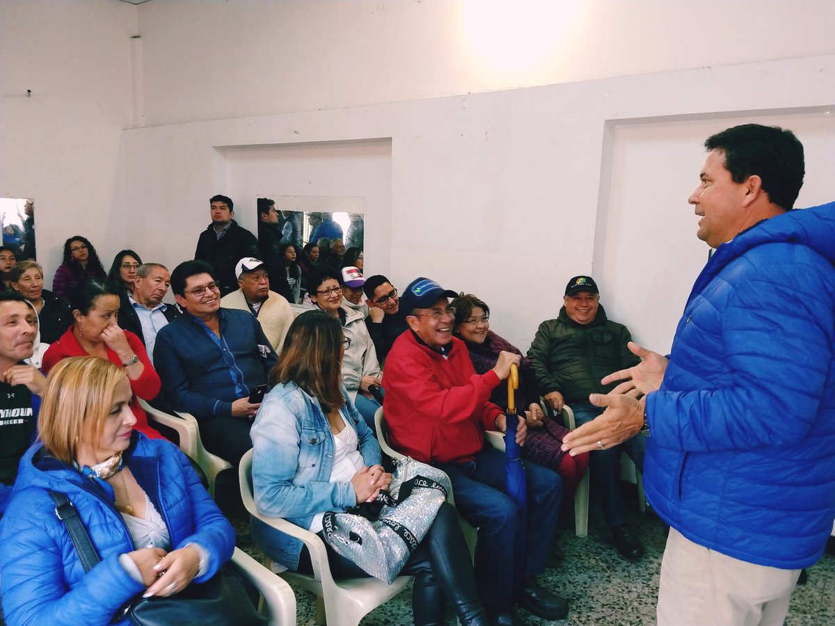 SecundinoRB's tweet photo. Socializando nuestro proyecto por Suba y Bogotá, en el barrio Costa Rica, gracias a la oportunidad que nos dio, Amparito y Javier con los integrantes de la JAC.
#PorSubaHaremosMás
@GloriaDiazM https://t.co/XTnlzTmSQX