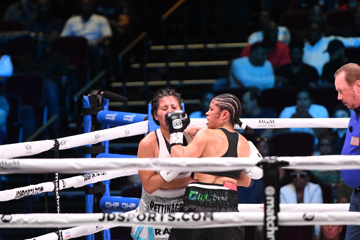 Roga1969's tweet photo. #JessicaMcCaskill and #AnahiSanchez....Jessica McCaskill is victorious in the fight of the night!!! @DAZN_USA #HaneyMoran photos courtesy of @havenpics410 https://t.co/BBE7Qvc4Lv