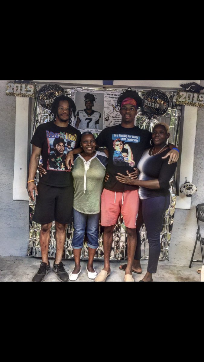 JeremyWebb321's tweet photo. Congrats on Graduating HS, and on West Virginia Lil Cuh. Proud of ya more than you know, frfr. Now it’s time to do numbers up at WVU. Get Right.💯 @_Rawwww_ 
#EastSide #LLC ♿️ 🤞🏽 https://t.co/bvsMdr5wN9