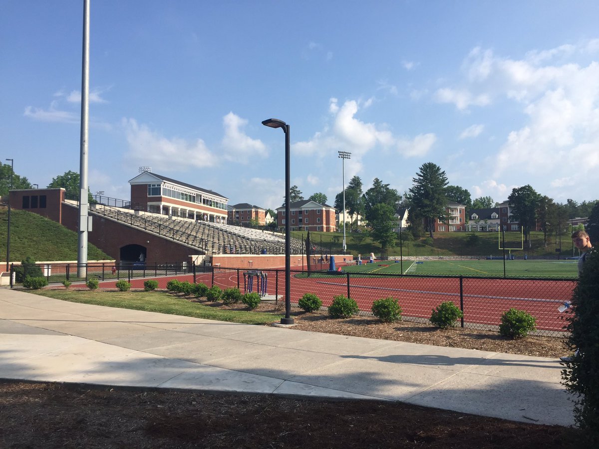 SamFloyd70's tweet photo. Great experience today at the Washington and Lee Generals Prospect camp. Thanks to @CoachOB_WL and @CoachPerrotta for the DL work today. Great football and a beautiful campus here in Lexington, VA! #CHOP https://t.co/4P7E0MO3pc