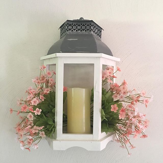 bri0039's tweet photo. Finally decorating our dining room #lantern #signaturehomestyles https://t.co/AAmZUUA9y3 https://t.co/JoV5QidkZc