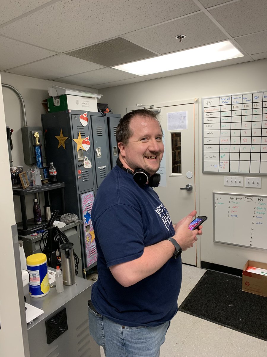 The_Coontz's tweet photo. Awesome day at OVM. We had two sales leaders today. @TrevorTwitty with 3 now's and @JET1273 with both a Premium and a Now. Awesome job guys! #OHLAcalypse #OVMAGIC #OVM_squad #teamPOWer https://t.co/HZjCLs3K7c