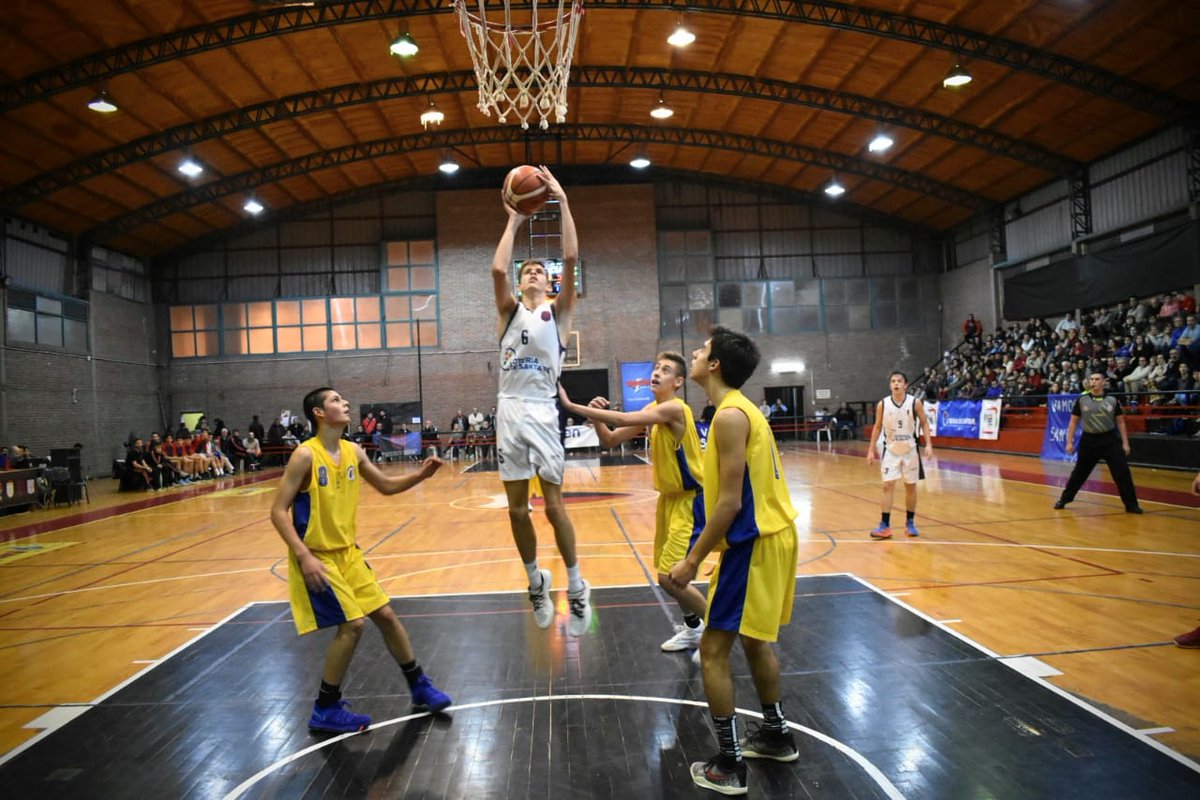 ResultadosCABB's tweet photo. #ArgentinoU15 Santa Fe no tuvo problemas para pasar a cuartos de final.
📸Fotos: @asbprensa
📝Notas: https://t.co/q3QerQjEvF https://t.co/2Zg3uSlnWj