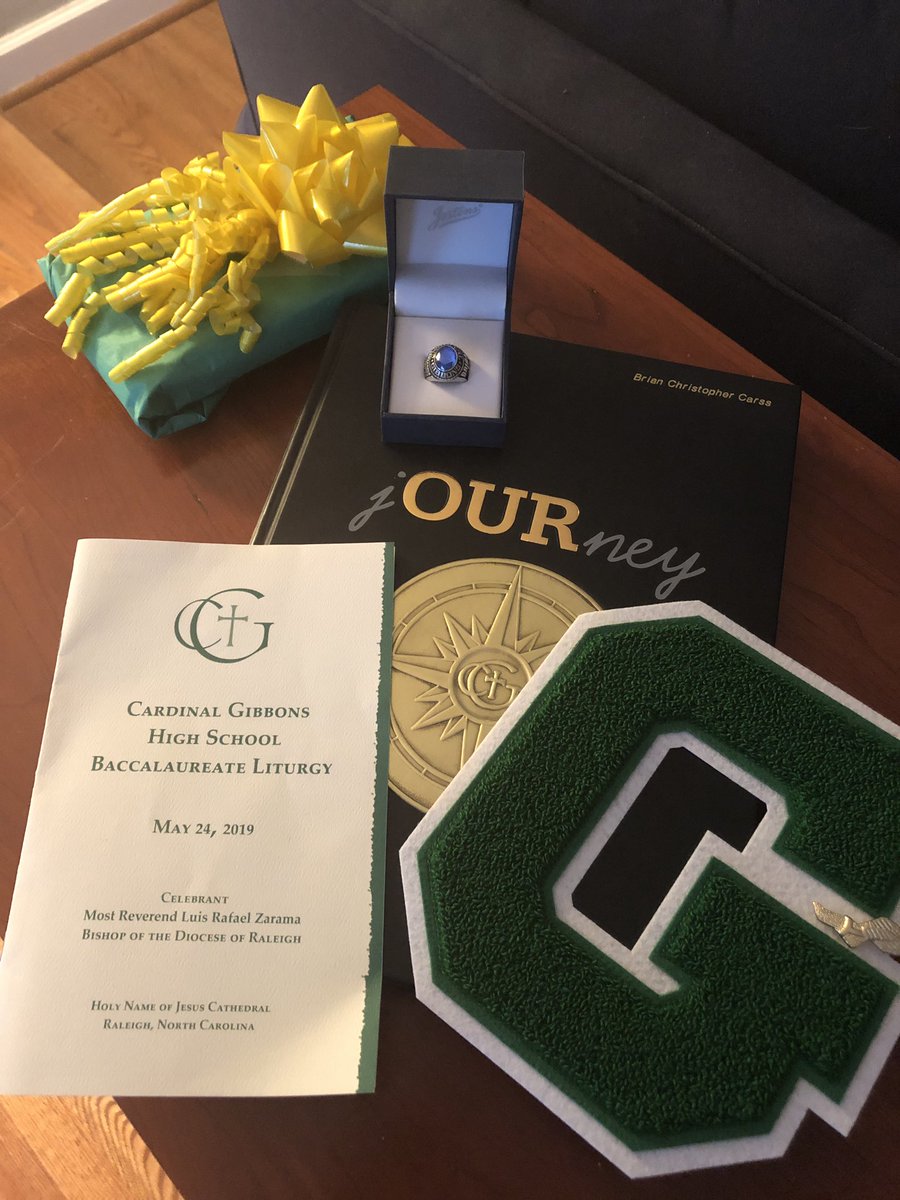 EllenCarss's tweet photo. Almost time #GibbonsClassof2019 #cgGraduation19 #WeBlinked https://t.co/D6fitvsSav