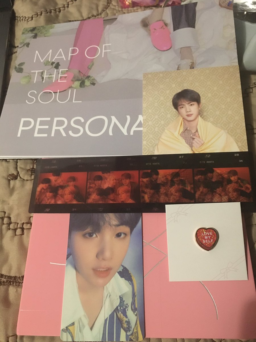 beckiee_withluv's tweet photo. BTS MOTS : Persona version 4 Giveaway 
I included a Love Myself pin 
- Like/RT 
- comment  “💜”
- following me is an optional
- I’ll be announcing the winner at the end of this month https://t.co/f4HGVI3kNF