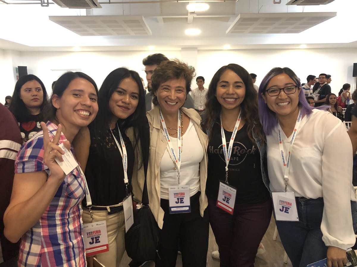 BlancaHerediaR's tweet photo. Muy emocionada de encontrarme con chic@s @mxtalentum en un evento del Programa Jovemes de Excelencia https://t.co/ExtmQxPe3s