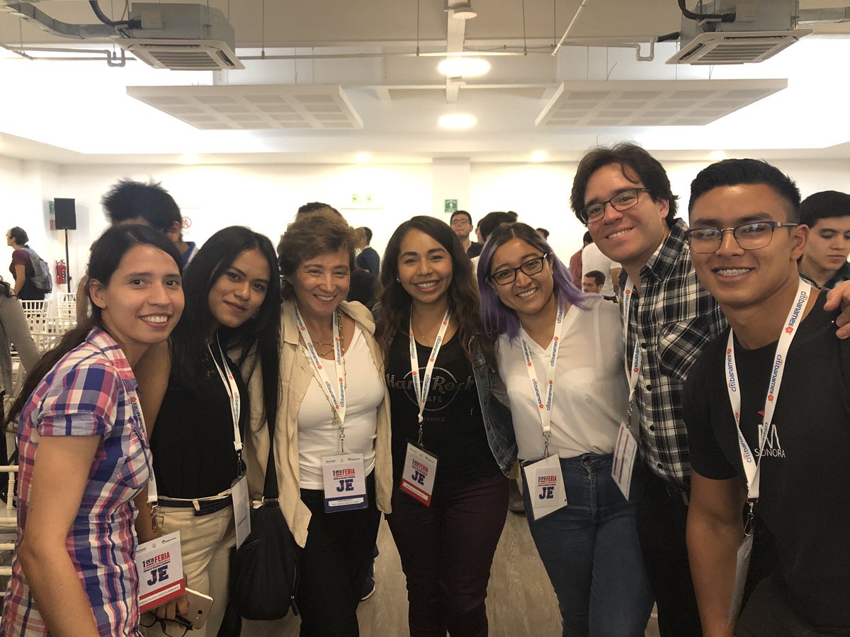 BlancaHerediaR's tweet photo. Muy emocionada de encontrarme con chic@s @mxtalentum en un evento del Programa Jovemes de Excelencia https://t.co/ExtmQxPe3s
