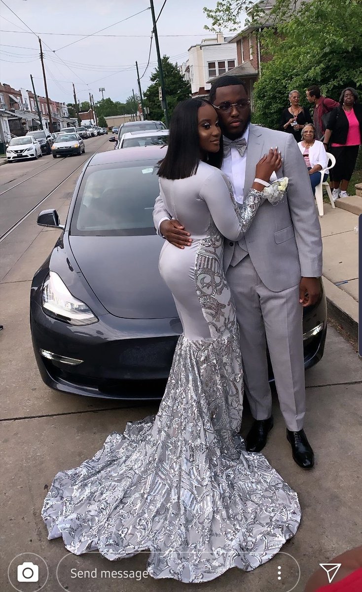 GeraldRayJr2's tweet image. My son headed to the Sr Prom📸📌