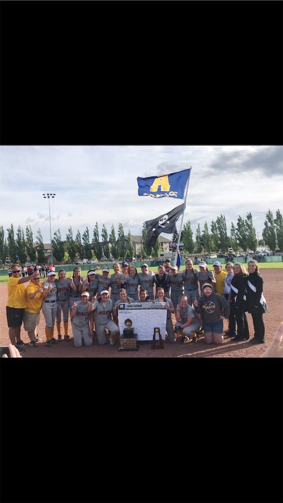 paytpock's tweet image. Hey Twitter, My Dad’s a State Champ! #AdnasBack 🥎💙💛