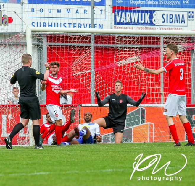 El10informativo's tweet photo. Gol del árbitro!! 🤣🤣
#futbol #LoMejorDeLaFecha #deporte 
https://t.co/JnOr35FXUx https://t.co/V5UbrqHbSt