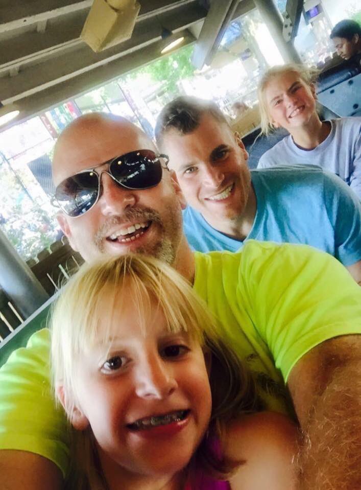 BalioCoz's tweet photo. Happy 41st Birthday to my brother John. There isn’t a day that doesn’t go by that I don’t think about you.  Miss talking to you about our lives. #JMBstrong #tilliseeyouagain https://t.co/r3FltzXdJk