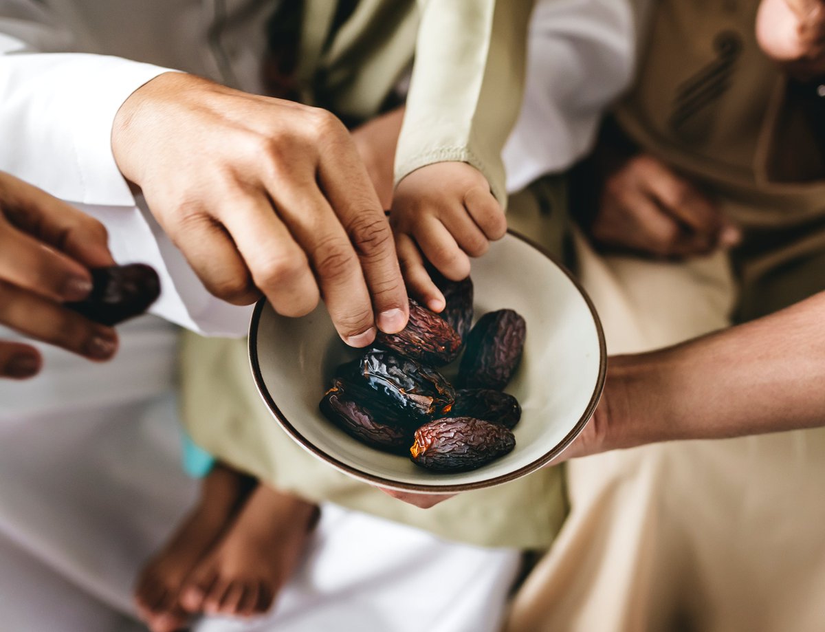 mpac_national's tweet photo. Akram, @AkramShibly (Los Angeles, CA)
"I started fasting in third grade. But now it’s… different. It’s hot, the days are long. I guess, fasting is supposed to build empathy. I mean, when you can’t eat you’re left with time to think..."
More at #StoriesAtSunset https://t.co/aIAjXuhodM