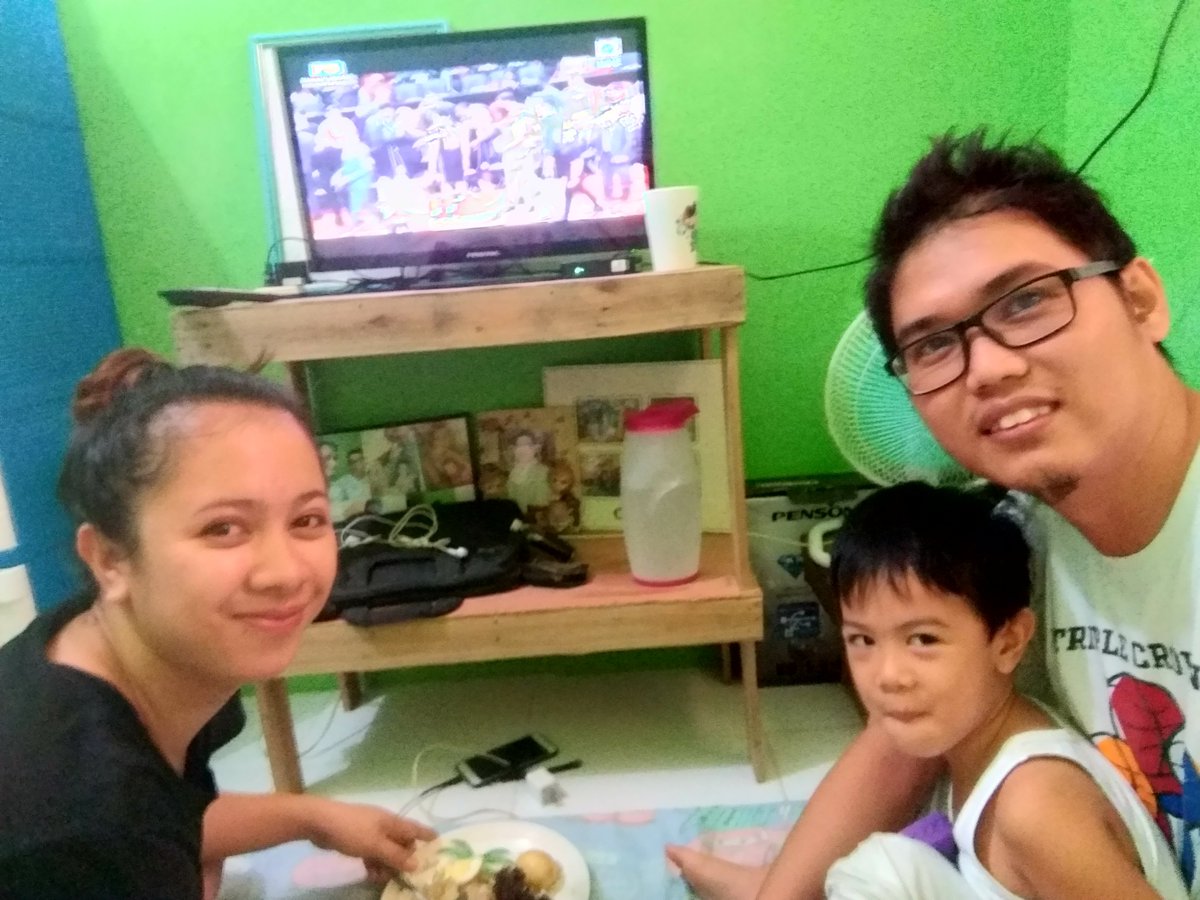 dayemi_xv's tweet photo. Go @Raptors !!
Tapusin nyo na yan!!
Make a history! 🙏
4-2 please!

Sarap kumain habang nanonood w/ my family 😊

#NBAONABSCBN https://t.co/90j3NdjOXl