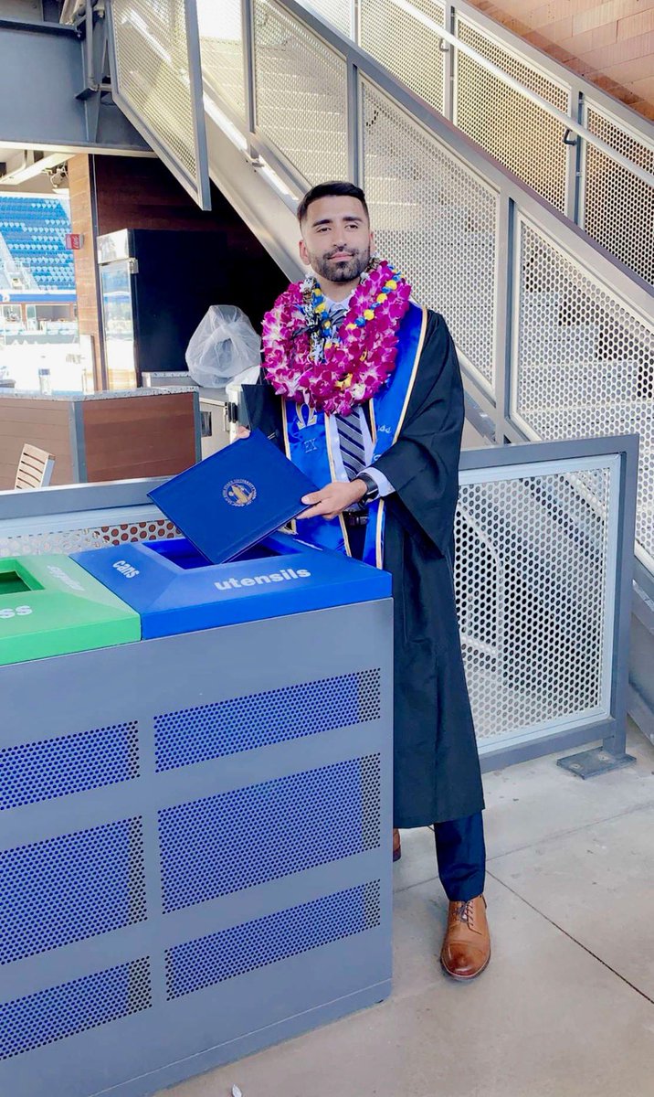 AlphaTauOmegaSJ's tweet image. We would like to congratulate the new alumni and graduates from Epsilon Chi. You gentlemen have made an influence in both the house and classroom, and all your hard work has finally paid off. Best of luck on all your future endeavors  brothers #outchere #neverstop