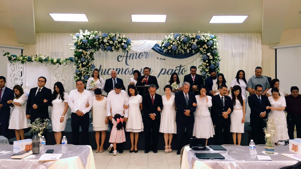 abimaeluna's tweet photo. Gracias a Dios por crear el matrimonio 👰🏻🤵🏻desde la fundación del mundo. Con mucho éxito se llevo acabo este seminario.
@asdnoreste
#asdnoreste
#AmorHicimosUnPacto
#RenovacionDeVotosMatrimoniales https://t.co/bxhMW8wltl