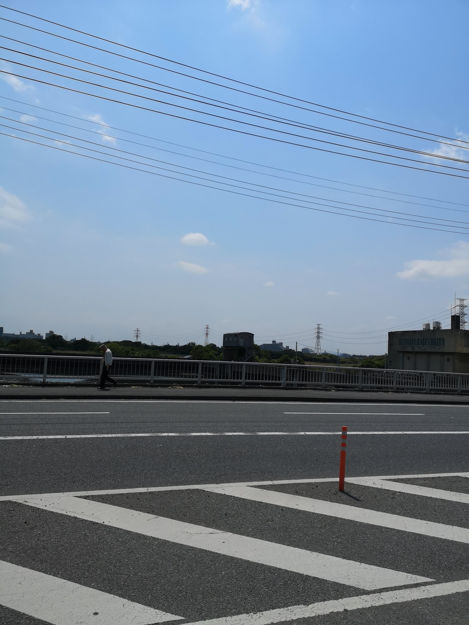 Donkor信枝 行徳 久しぶりにユニディまで行ってきました 川がきれいになったんですね 朽ちた船やゴミが一掃されていました 川沿いを使った夏のイベント希望 ユニディ 行徳 千鳥橋 川 きれい