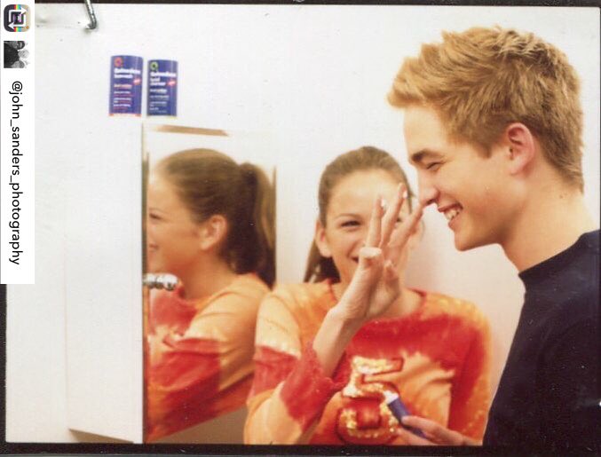 RobsFootsteps's tweet photo. Awww of course #RobertPattinson hasn’t changed #everybodylovesrob https://t.co/yDhv7yW3i5 https://t.co/rdpM1yCpFC