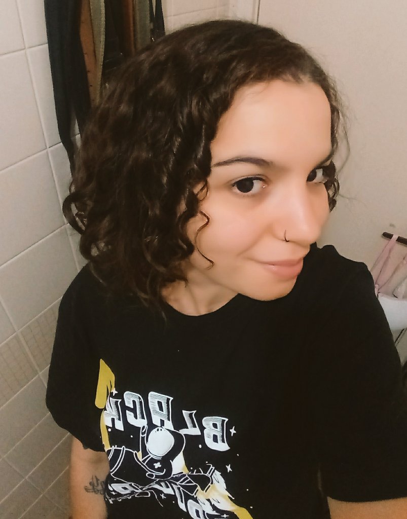 biazinhagossip's tweet photo. Tweet de exaltação do meu cabelo cacheado #GoCurly https://t.co/G6PvlSR61j