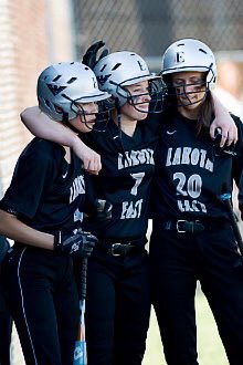 math_mrsbuck's tweet photo. These girls (@aellison4 , @Leapin_Lea, @Grevenkampa) were part of the 2010 team that went to state. I’m sure @LakotaEastSB has their support along with all the girls that played before you. @MissyKeith18 can you RT in hopes of hearing from former players? @EAST_HAWKS https://t.co/xvOgeHUcLd