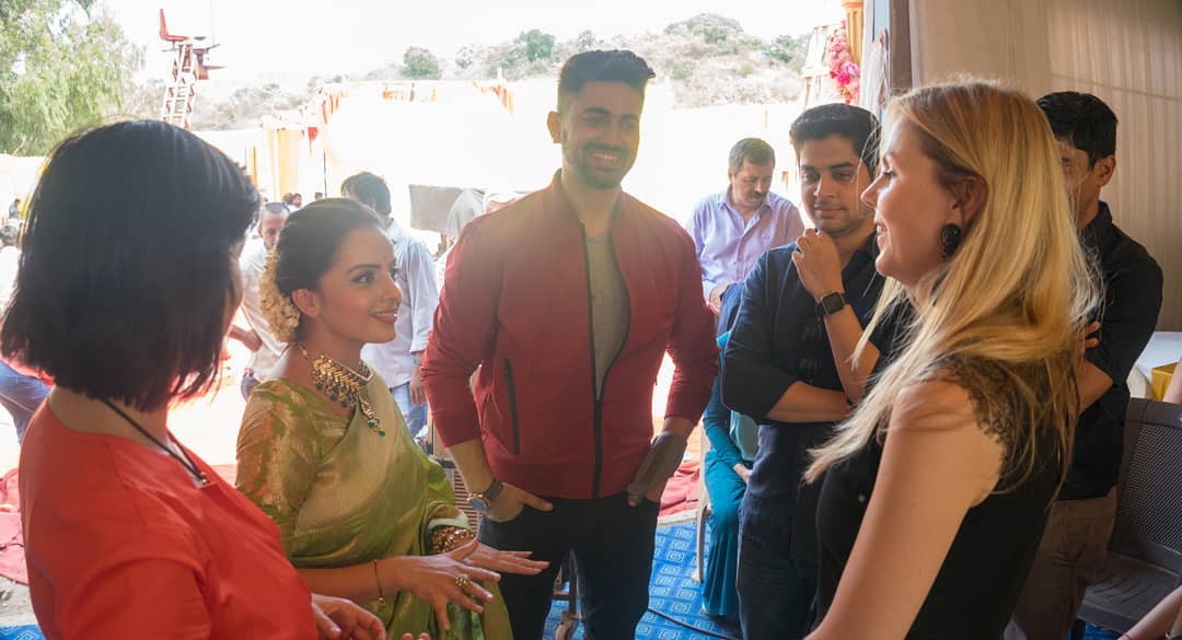 shrenufan_tamil's tweet photo. Wow, Lovely to see it, in Morning @shrenuparikh11 @zainimam01 #shrenuparikh #zainimam #JanhviMittal #KabirMittal #EkBhramSarvagunSampanna 
Thank you for the warm welcome and the time you spent with us Shrenu and Zain on the set of Ek Bhram... Sarvagun Sampan a 🙏😊
#Intellecta https://t.co/aTuJF85pUf