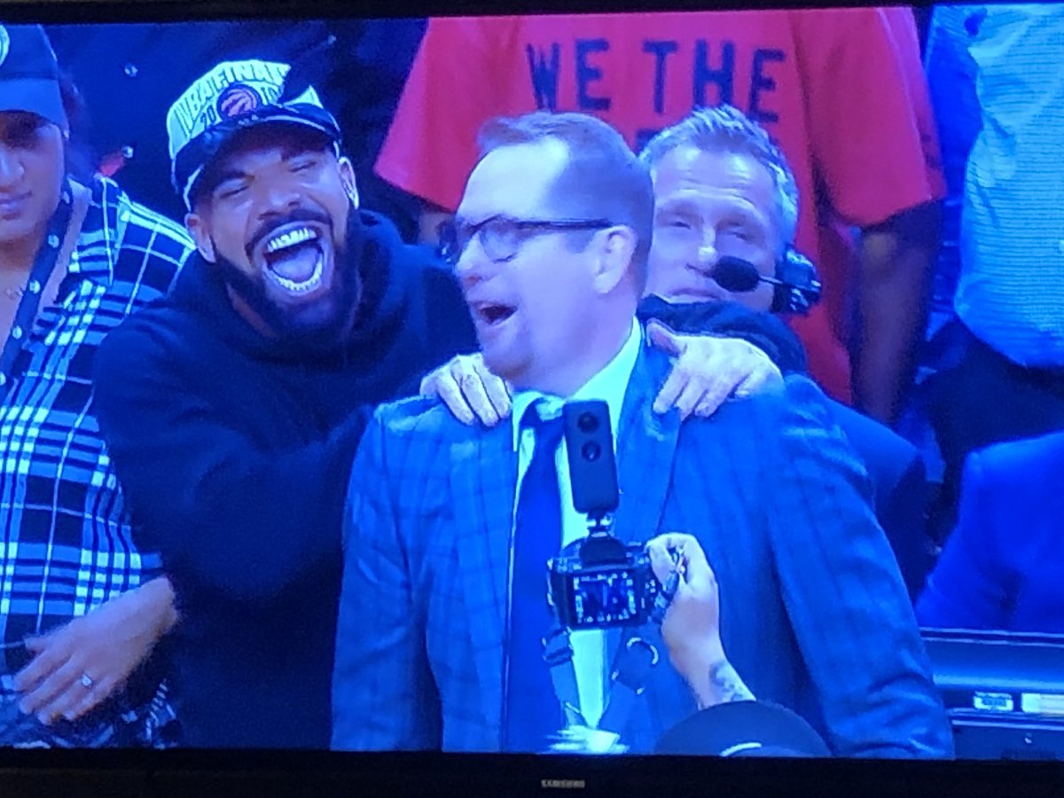 Weesesports's tweet photo. Drake and Coach Nick Nurse sharing an NBA Finals bound shoulder rub. 

#WeTheNorth #MILvsTOR 🏀🇨🇦 https://t.co/KcMDtQ5TXS