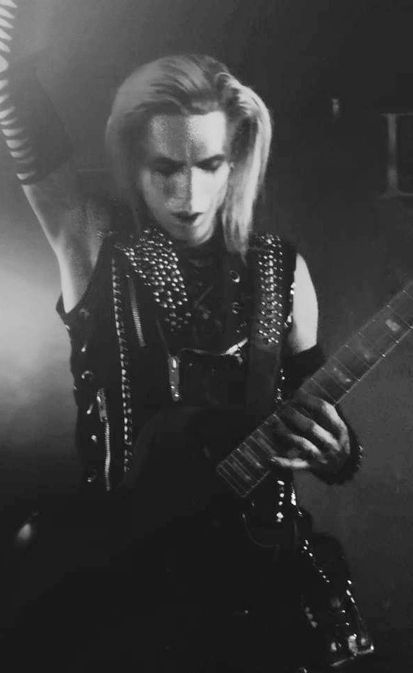 wakingthefire's tweet photo. Happy Birthday goes out this badass Russian friend @nikogemini. It's been a while since I last saw the snake crew! Maybe something should be done about this, Haha! ππ₯ #guitarist #birthday #rockmusic #myfriendsarecoolerthanyours #snakecrew #ridethesnake https://t.co/NOUAmJneE4