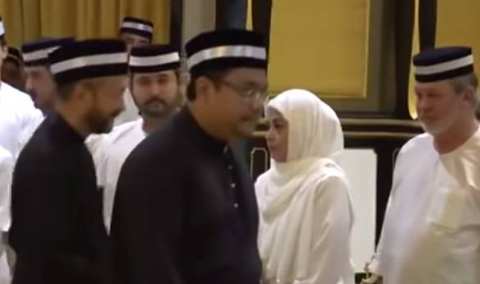 Majalah_Review's tweet photo. Mukhriz kecil hati dengan TMJ mungkin, kata Khairuddin - Read More https://t.co/6wYUkTSb0Y https://t.co/8gQi2fcszl