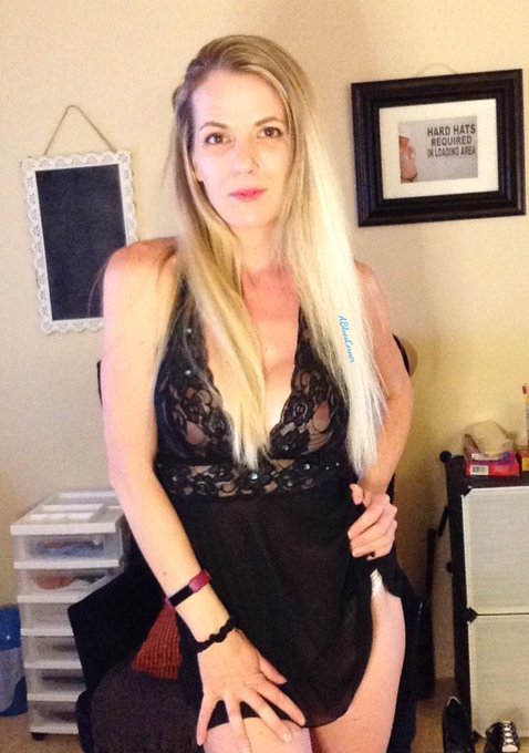 Okay, one more photo for the day. #HappyMemorialDay #ABluesCorner #Lingerie #Cleavage #Sexy https://t<a href="/tag/happymemorialday"class="tags">#HappyMemorialDay</a><a href="/tag/lingerie"class="tags"><span>#lingerie</span></a><a href="/tag/sexy"class="tags"><span>#sexy</span></a><a href="/tag/cleavage"class="tags"><span>#cleavage</span></a><a href="/tag/abluescorner"class="tags"><span>#abluescorner</span></a>