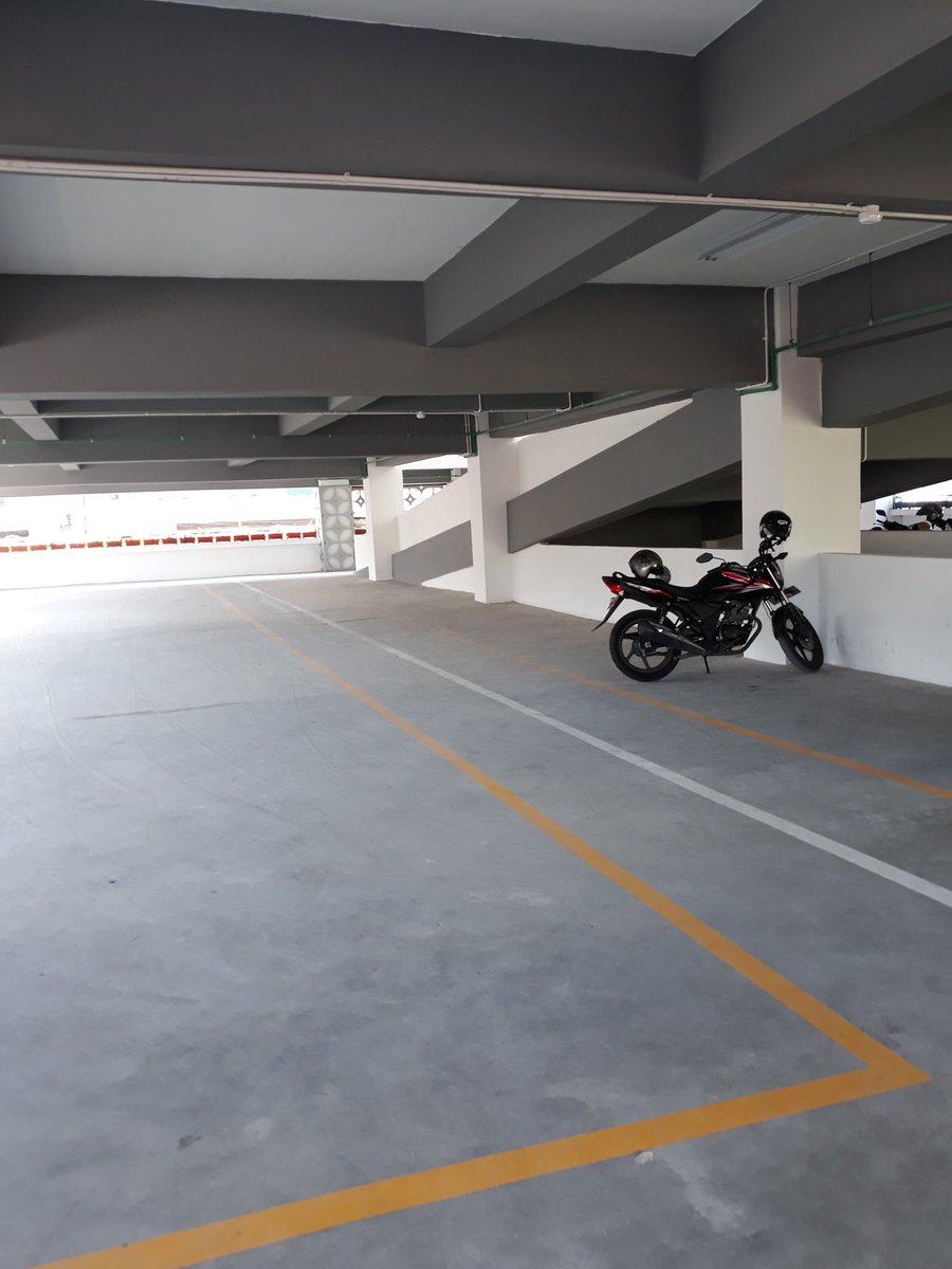 Parkiran baru selatan ramai mall lho murah cuma seribu malah sepi. Sudah ada kamar mandi sma musholane juga. 
~<a href="/Arturo_vajar/">Ok</a>